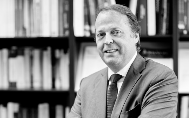 Denis Van den Bulke (Vandenbulke): “Our ultraspecialization makes us a ‘SWAT’ of corporate transactions in Luxembourg”